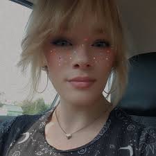 Which is better for attaching to a rope necklace, E6000 or hot glue gun?