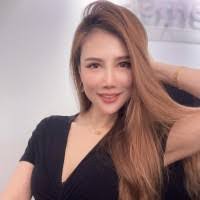 Martha Brumbaugh's Instagram, Twitter & Facebook