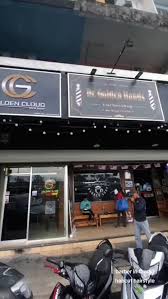 De Golden Hands Barbershop & Cafe