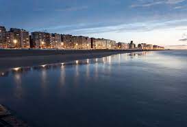 Downloade dieses freie bild zum thema blankenberge belgien strand aus pixabays umfangreicher sammlung an public domain bildern und videos. Zon Zee En Strand In Blankenberge Outspot