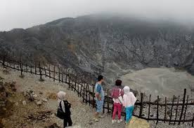 Dongeng asal mula gunung tangkuban perahu. Mengulas Legenda Dan Mitos Asal Usul Gunung Tangkuban Perahu Awal Kisah Cinta Terlarang Antara Sangkuriang Dan Dayang Sumbi