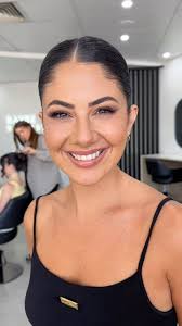 It's not easy being green… It's also not easy heading to Bali for work but  extending your stay a little 😂🌴✌🏻 Out of the office 6th-13th October✌🏻  #perthmakeupartist #makeupartistperth #perthmakeup #makeupperth  #hollymudgemakeupartist #