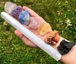 How to use chakra stones in meditation: Raw Crystal 7 Chakra Set With Selenite Wand Chakra Set Chakra Ston New Moon Beginnings
