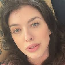 Lily Steiner's Instagram, Twitter & Facebook