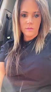 Nikki Arnett's Instagram, Twitter & Facebook