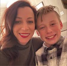 Get ya hair done get ya nails did! Okay Last one for this good Saturday  night! Then back to our Peprally party! #Work it!