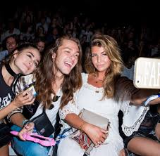 Nun ist „team harrison wie sich die familie bei youtube nennt also zu viert. Sarah Harrison Keine Verkauft Bei Instagram So Gut Wie Sie Welt