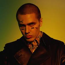 Who wrote “Статус (Status)” by FACE?