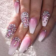 Next, we have an awesome gold glitter idea. 30 Pretty Nail Designs With Diamonds To Be Trendy In 2021 Entertainmentmesh
