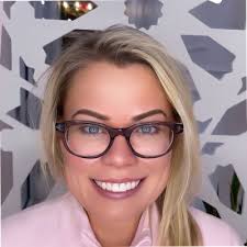 Today I celebrate my first year of work at The Coca Cola Company and I can  only express my gratitude to this wonderful company. Since the first day, I  have experienced the