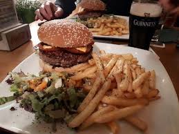 Irish pub | adresse | ☎ telefonnummer | ★ 5 bewertungen | hildesheimer str. Kanzlerplatte Und Celtic Cheese Burger Bild Von Celtic Inn Goslar Tripadvisor