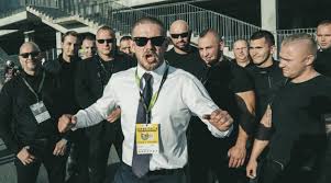 Antoni królikowski na zdjęciu z rodziną. Bad Boy Film Rezensionen De