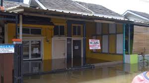Ingin pasang iklan property anda disini? Bikin Ngakak Warga Ini Jual Rumah Dengan Pasang Iklan Dijamin Bebas Banjir Asal Kagak Hujan Halaman 3 Tribun Medan