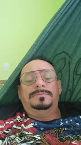 Quem lembra do cantor Roberto Miller. Hoje como ele tá aos 87.anos vamos  orar por vc meu ídolo