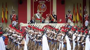 Un avión del ejército español se estrelló después de participar en el desfile celebrado en madrid con motivo de la fiesta nacional. Dia De La Hispanidad Cual Es El Origen Del Desfile Militar El 12 De Octubre Y Porque Se Celebra