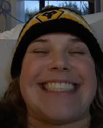 Mandy Little's Instagram, Twitter & Facebook