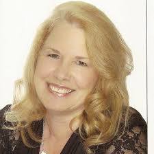 Dee Fleming's Instagram, Twitter & Facebook