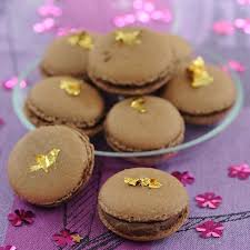 Decouvrez La Recette Macarons Chocolat Praline Sur Cuisineactuelle Fr Macaron Chocolat Chocolat Praline Recette Macaron Chocolat