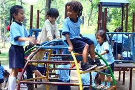 Foto yang pantas, jika dibutuhkan. Selain Tempat Wisata Taman Juga Sarana Edukasi Anak