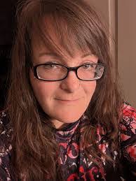 Lynn Belding's Instagram, Twitter & Facebook