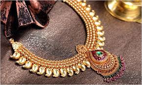 Your wife knows exactly what she wants — and that's one of the many things you love about her.this makes shopping for her — whether it's christmas, her birthday, valentine's day, or any other. Top 10 Gifts For Wife On Her Birthday In India