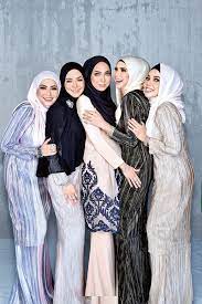 Her fiancee is zain saidin (m. Bila Berkumpul Adik Beradik Boleh Pecah Rumah Rozita Che Wan Sisters Imbau Nostalgia Raya Nona