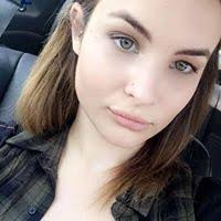 Jennifer Bayard's Instagram, Twitter & Facebook