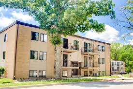 Housing Communities | EIU Housing | Eastern Illinois University