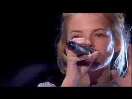 Bjork It S Oh So Quiet Lyrics Ella Marie Synger Bjork It S Oh So Quiet Voice Junior Kvartfinale Bjork The Voice Music