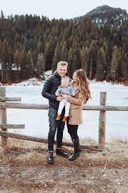 Winter Family Photo Outfits Cute Family Photo Ideas Christmas Family Picture Outfit Ide Cute Family Photos Winter Family Pictures Family Photo Outfits Winter