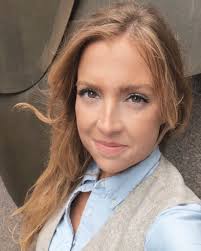 Nicole Crone's Instagram, Twitter & Facebook