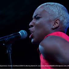 LiV Warfield