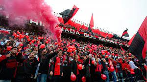 El futbolista de 36 años, último campeón de la copa de la liga con colón de santa fe, definió en qué equipo continuará jugando. Colon Saco Pecho En Las Redes Por El Dia Del Hincha