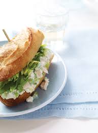 Sandwichs A La Salade De Poulet Revisites Ricardo Recipe Ricardo Recipe Food Recipes