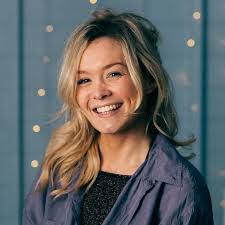 Danielle Hahn's Instagram, Twitter & Facebook