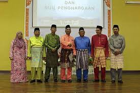 Sekolah menengah sains alam shah (asis). Sekolah Menengah Sains Tapah Red Pastel D