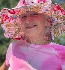 Lois Allison's Instagram, Twitter & Facebook