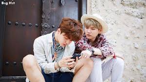 Pada gambar lain, rm, v, jin, jungkook, j hope, suga, dan jimin berkumpul di. Tak Disangka Ternyata Suga Dan Jimin Bts Punya Kenangan Manis Ini Sebelum Debut Army Sudah Tahu Pos Kupang Com