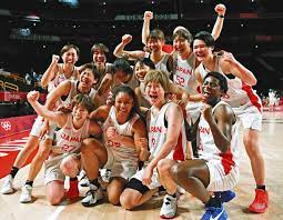 写真】バスケ日本女子、大逆転に歓喜の「かめはめ波」！：中日スポーツ・東京中日スポーツ