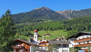 Und wer nicht so gut zu fuß ist, kann auch mit dem auto bis fast an das haus an den fichten fahren. St Martin St Martin In Passeier Sudtirol