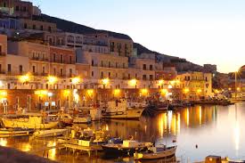 Scopri tutte le informazioni su sushi a ventotene e nelle vicinanze. A Vela Nelle Isole Pontine Ponza Ventotene E Palmarola In Barca A Vela Scuola Nautica E Scuola Vela Mastcharter
