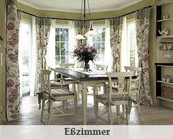What is in the bedroom. British Stoves Interiors Esszimmer Wohraume Schlafzimmer Und Bader Im Britischen Landhausstil Sowie Englische Landhauskuchen Hochwertige Britischen Herde Kaminofen Und Accessoires