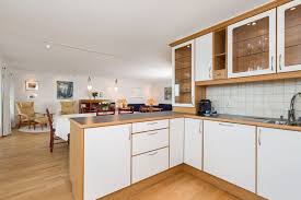 Le plan de travail est une partie importante d'une cuisine, aussi pratique qu'esthétique. Plan De Travail Cuisine 50 Idees De Materiaux Et Couleurs Plan De Travail Cuisine Peindre Meuble Cuisine Cuisine Bois