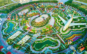 Seperti namanya, bunga yang berada di sini adalah bunga tulip. Penuh Warna Warni Ini Lho Taman Bunga Terindah Di Dunia Blog Unik