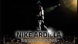Bawain agu request dari kalian, bintang kehidupan dari nike ardilla kali ini di temenin sama ❤meisita lomania❤, semoga. Nike Ardilla Bintang Kehidupan Official Trailer Hd Youtube
