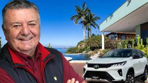 É assim que vive o ex árbitro ARNALDO CEZAR COELHO. Vida BILIONÁRIA e de  muito LUXO