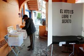 Mexico restricts labor subcontracting with new law | Reuters