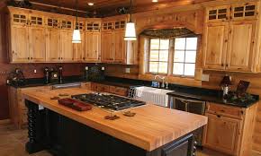 Knotty Pine Kitchen Cabinets A Premium Traditional Choice Designalls In 2020 Log Home Kitchens Pine Kitchen Cabinets Hickory Kitchen Cabinets
