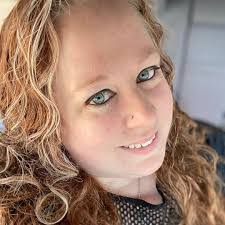 Deborah Malin's Instagram, Twitter & Facebook