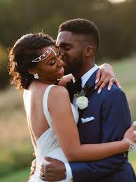 If you are looking for your ideal wedding hairstyles, this article is for you! 29 Vintage Wedding Hairstyles To Steal From Every Decade